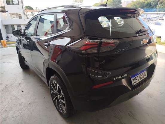 CHEVROLET-TRACKER-2025