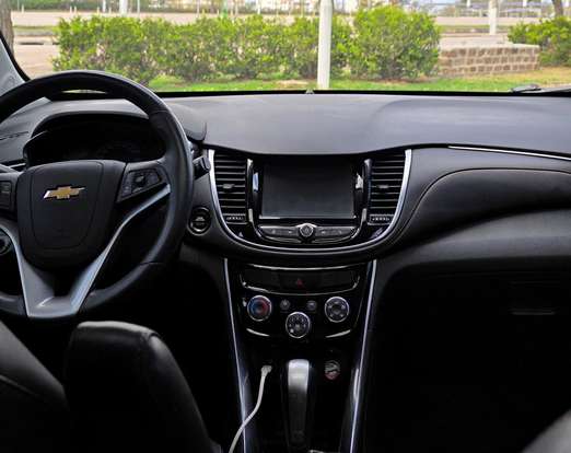 CHEVROLET-TRACKER-2017