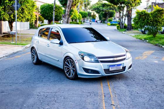 CHEVROLET VECTRA 2.0 MPFI GT HATCH 8V FLEX 4P MANUAL