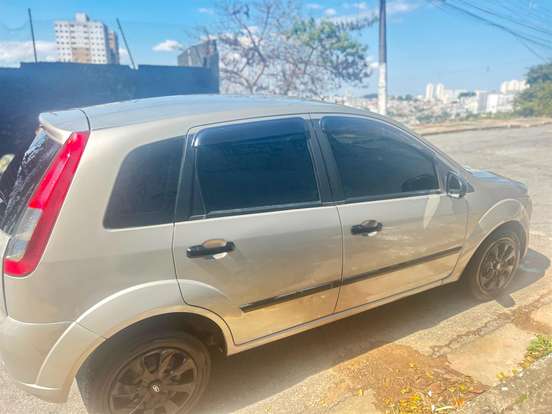 FORD-FIESTA-2012
