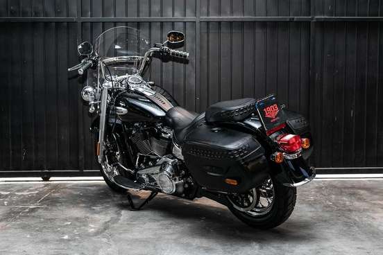 HARLEY-DAVIDSON-SOFTAIL HERITAGE CLASSIC 114-2022