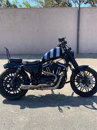 HARLEY-DAVIDSON SPORTSTER ROADSTER 