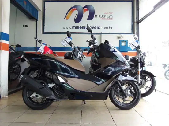HONDA-PCX 160 DLX-2025