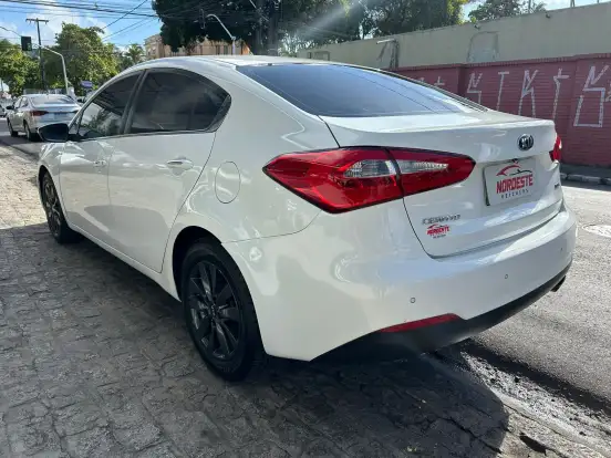 KIA-CERATO-1.6 SX 16V FLEX 4P AUTOMÁTICO KIA-CERATO-2013