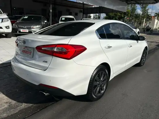KIA-CERATO-1.6 SX 16V FLEX 4P AUTOMÁTICO KIA-CERATO-2013