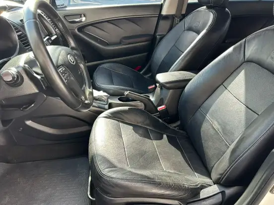 KIA-CERATO-1.6 SX 16V FLEX 4P AUTOMÁTICO KIA-CERATO-2013
