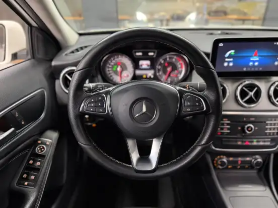 MERCEDES-BENZ-GLA 200-1.6 CGI ADVANCE 16V TURBO FLEX 4P AUTOMÁTICO MERCEDES-BENZ-GLA 200-2016
