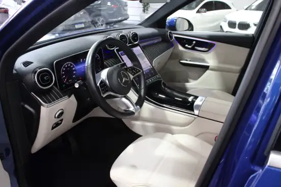 MERCEDES-BENZ-GLC 300-2024