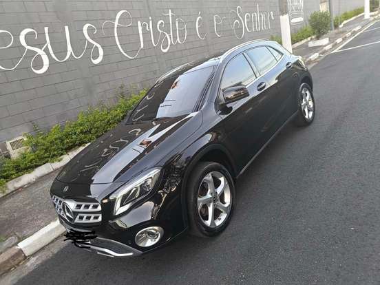 MERCEDES-BENZ-GLA 200-2018