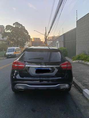 MERCEDES-BENZ-GLA 200-2018