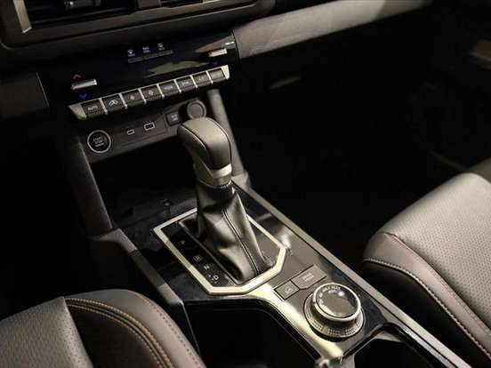 MITSUBISHI-TRITON-2.4 BITURBO DIESEL CD KATANA 4X4 AUTOMÁTICO MITSUBISHI-TRITON-2025