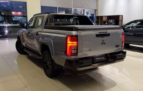 MITSUBISHI-TRITON-2025