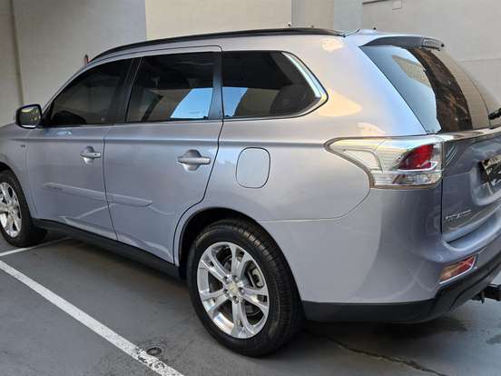 MITSUBISHI-OUTLANDER-3.0 GT 4X4 V6 24V GASOLINA 4P AUTOMÁTICO MITSUBISHI-OUTLANDER-2014