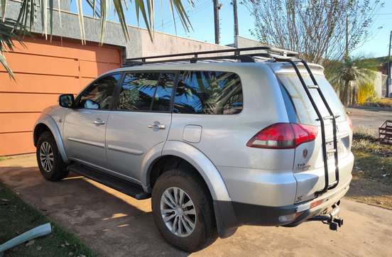 MITSUBISHI-PAJERO-2016