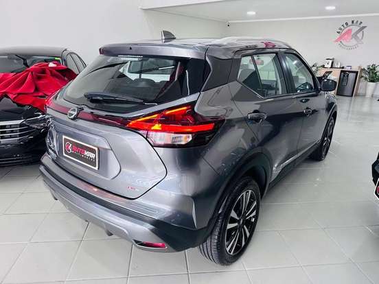 NISSAN-KICKS PLAY-2025