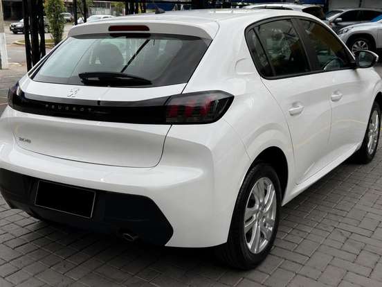 PEUGEOT-208-2022