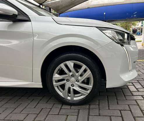 PEUGEOT-208-2022