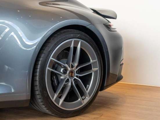 PORSCHE-911-2025