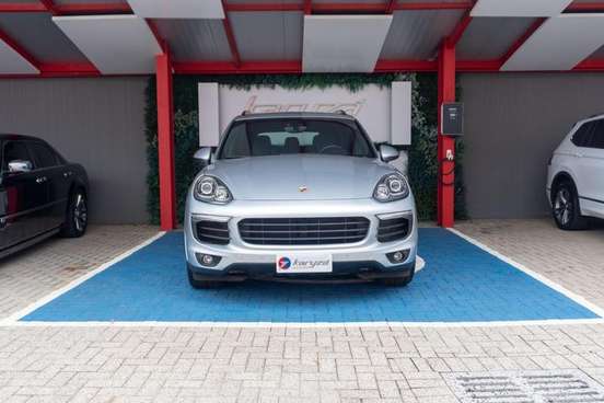 PORSCHE-CAYENNE-2017