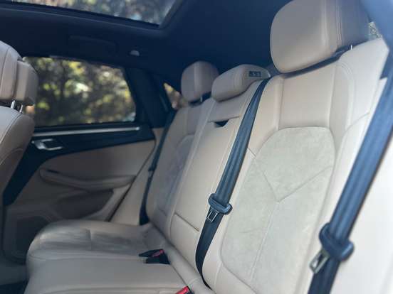 PORSCHE-MACAN-2020