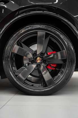 PORSCHE-MACAN-2024