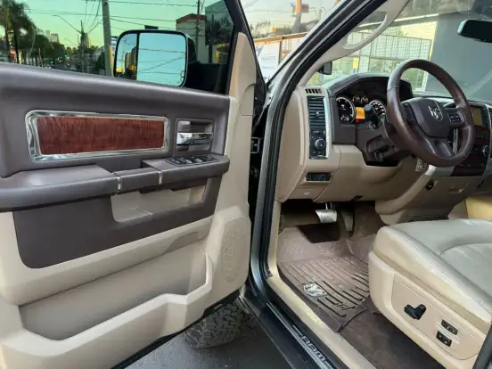 RAM-2500-6.7 LARAMIE 4X4 CD I6 TURBO DIESEL 4P AUTOMÁTICO RAM-2500-2012