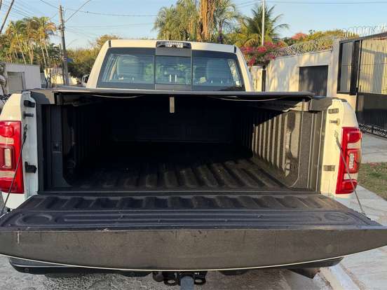 RAM-2500-6.7 I6 TURBO DIESEL LARAMIE CD 4X4 AUTOMÁTICO RAM-2500-2021