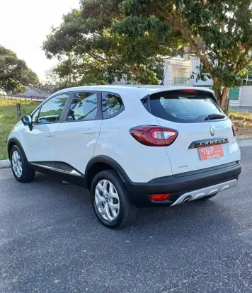 RENAULT-CAPTUR-2017