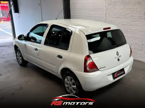RENAULT-CLIO-2014