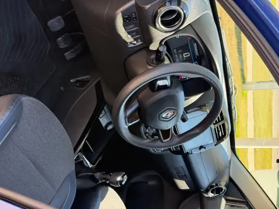 RENAULT-KWID-2025