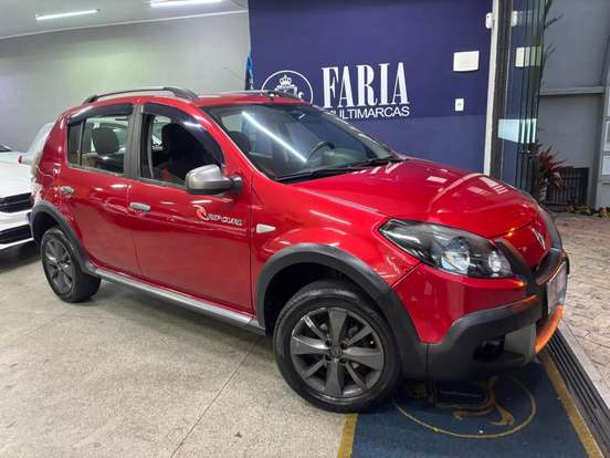 RENAULT-SANDERO-2012