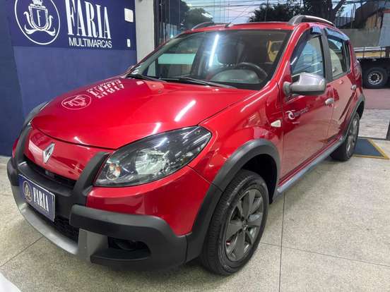 RENAULT-SANDERO-2012