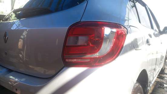 RENAULT-SANDERO-2017