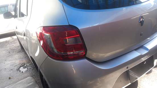 RENAULT-SANDERO-2017
