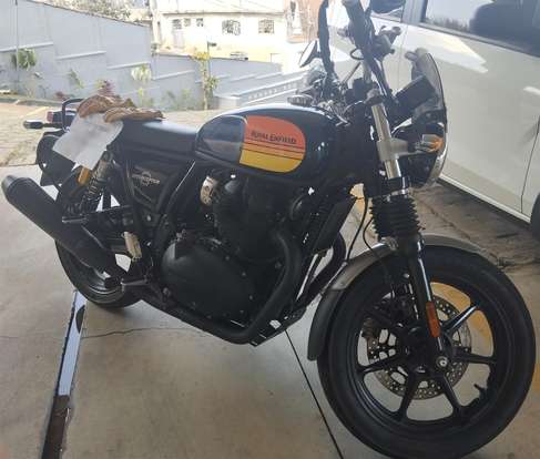 ROYAL ENFIELD-INTERCEPTOR-2024