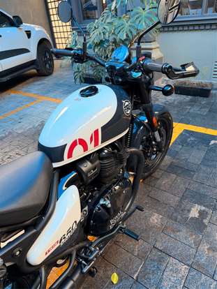 ROYAL ENFIELD-SHOTGUN 650 STENCIL WHITE-2026