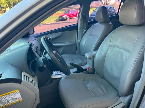 TOYOTA-COROLLA-2011