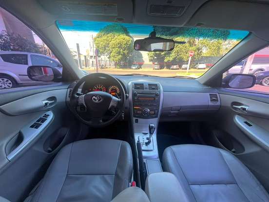 TOYOTA-COROLLA-2011