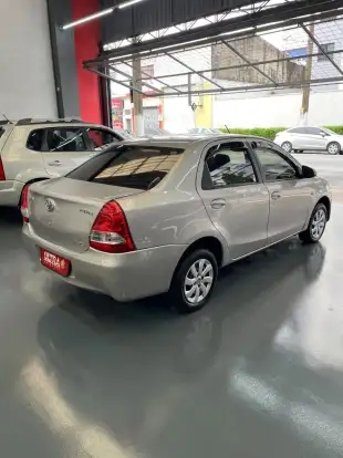 TOYOTA-ETIOS-2016