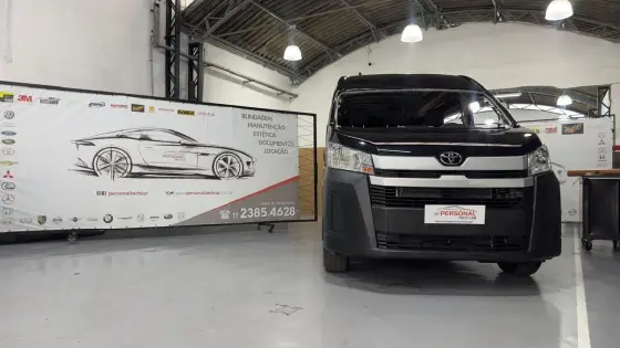 TOYOTA HIACE 2.8 D-4D TURBO DIESEL MINIBUS 15+1 DX AUTOMÁTICO