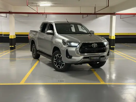 TOYOTA HILUX 2.8 D-4D TURBO DIESEL CD SRV 4X4 AUTOMÁTICO