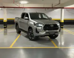 TOYOTA HILUX 2.8 D-4D TURBO DIESEL CD SRV 4X4 AUTOMÁTICO TOYOTA HILUX 2.8 D-4D TURBO DIESEL CD SRV 4X4 AUTOMÁTICO