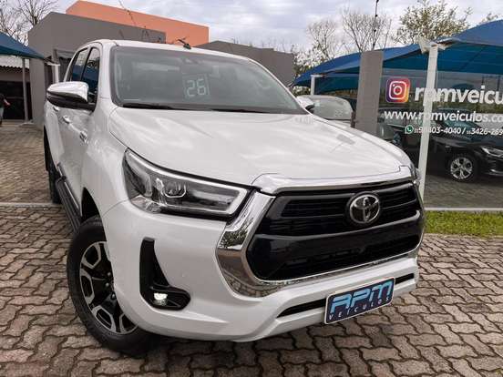 TOYOTA-HILUX-2.8 D-4D TURBO DIESEL CD SRX 4X4 AUTOMÁTICO TOYOTA-HILUX-2025