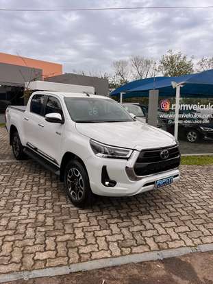 TOYOTA-HILUX-2025
