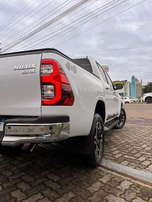 TOYOTA-HILUX-2025