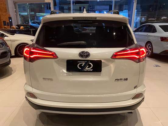 TOYOTA-RAV4-2017