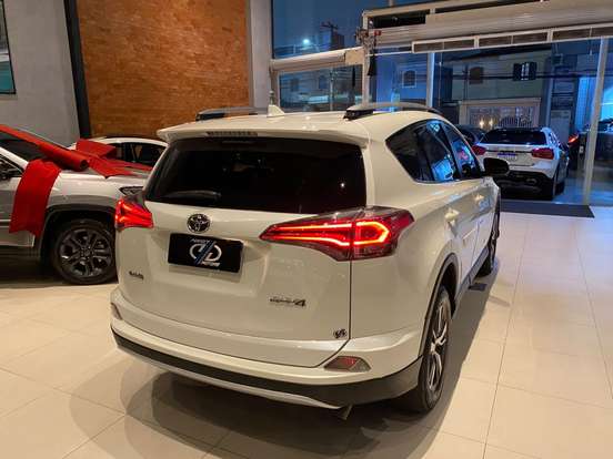 TOYOTA-RAV4-2.0 TOP 4X2 16V GASOLINA 4P AUTOMÁTICO TOYOTA-RAV4-2017