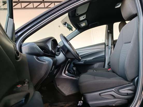 TOYOTA-YARIS-2024