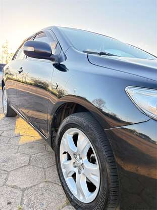 TOYOTA-COROLLA-2011