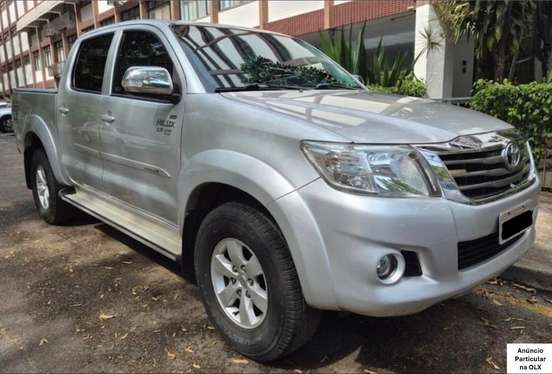 TOYOTA-HILUX-2014